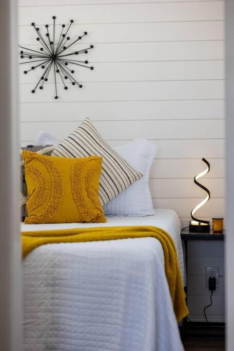 New The Yellow Beacon-Luxury Shipping Container فريدريكسبيرغ المظهر الخارجي الصورة
